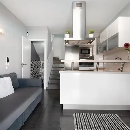 Place Oasis Luxury Pool Apartment *