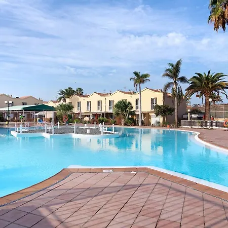 Place Oasis Luxury Pool